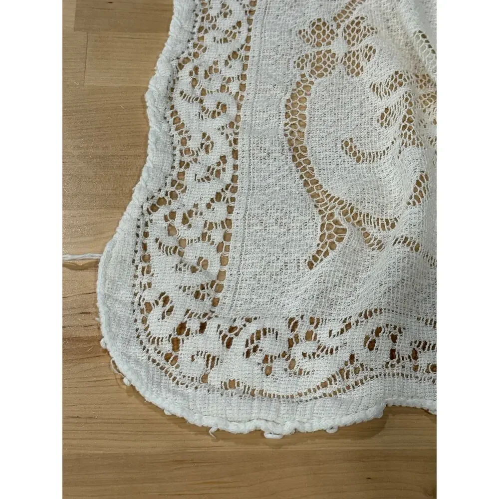 VINTAGE Lace Tablecloth Floral Cottagecore Farmhouse White Rectangular Cotton